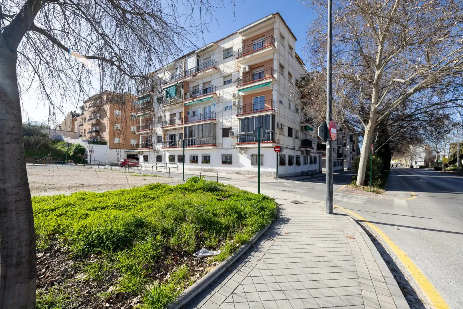 Vista exterior de Piso en venta en  Granada Capital
