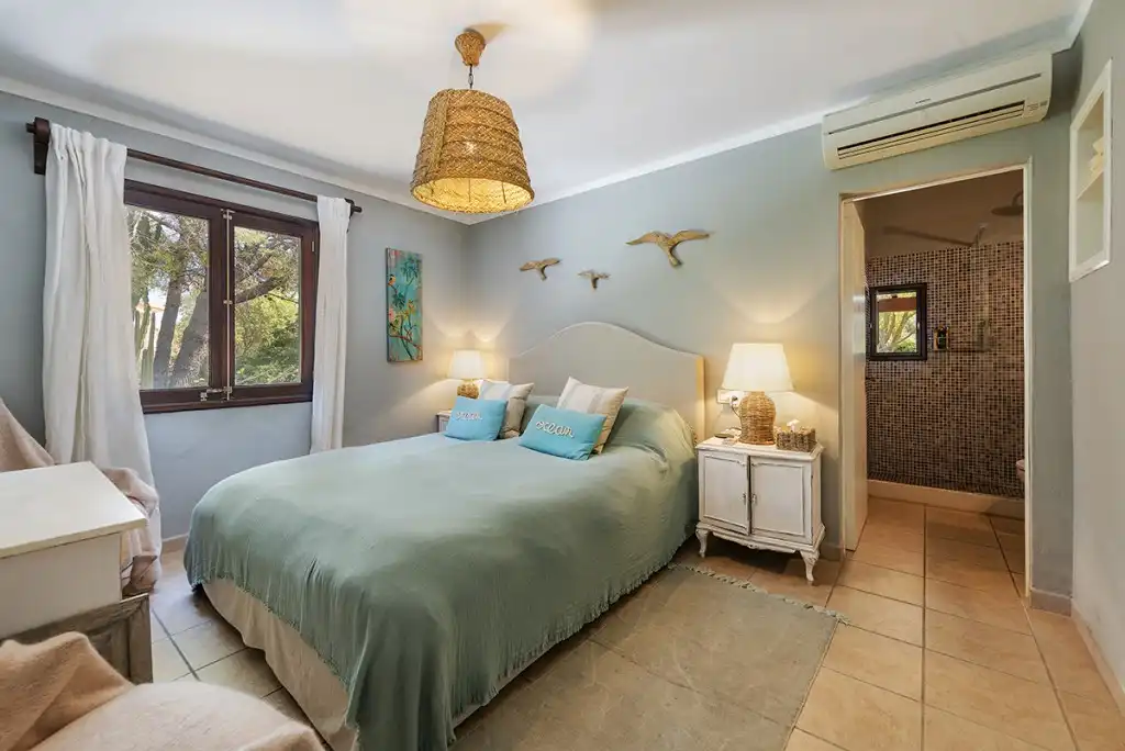 Dormitori de Finca rústica en venda en Pollença amb Aire condicionat, Jardí privat i Terrassa