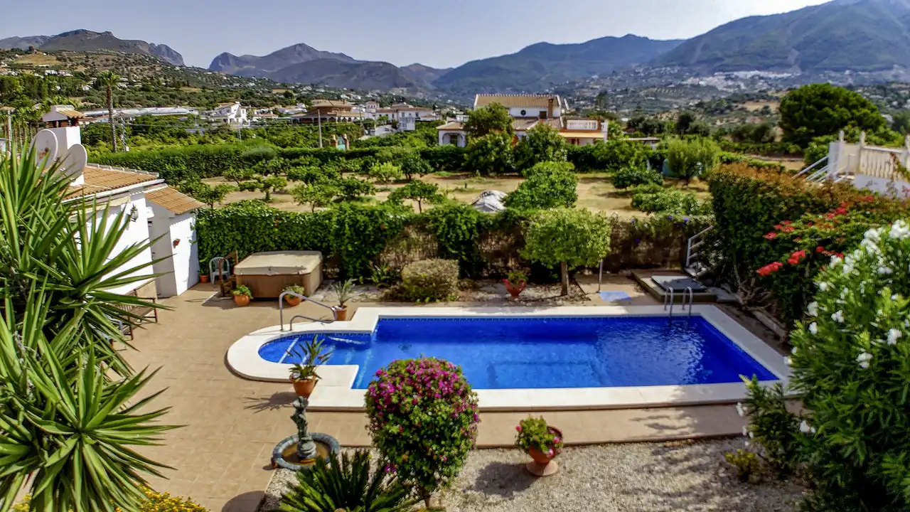 Casa amb piscina en venda a Alcaucín, imagen 3