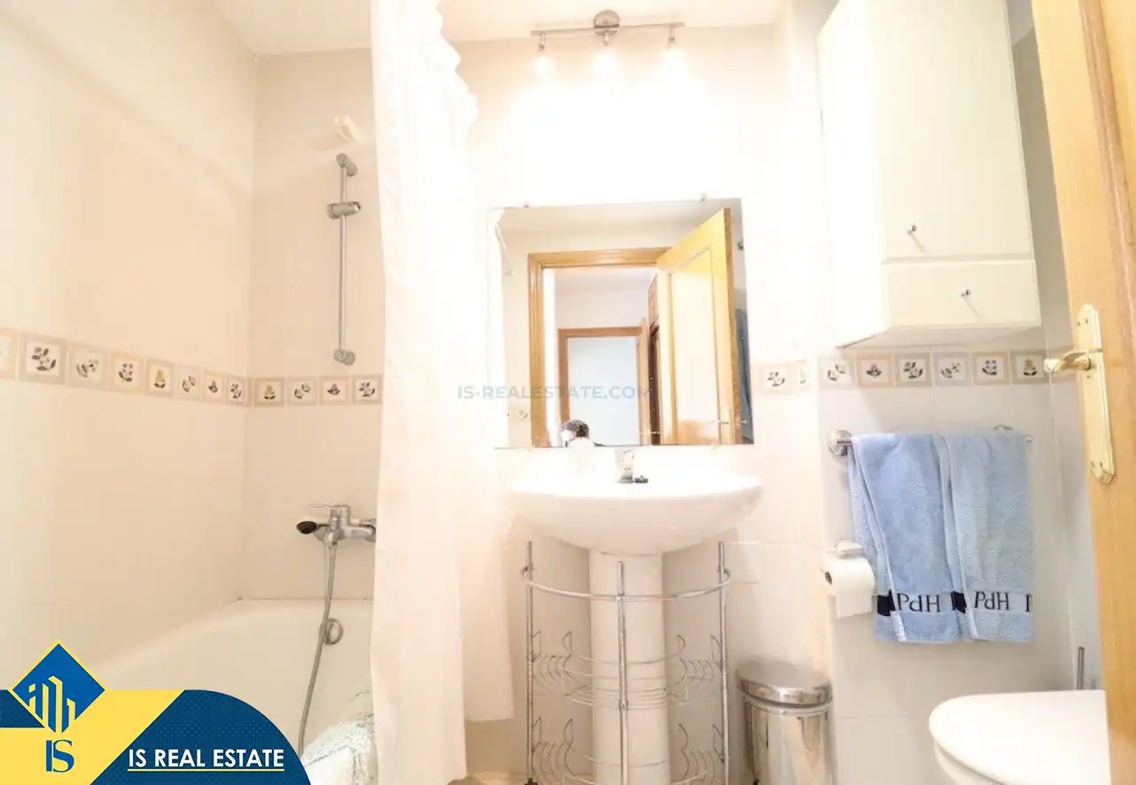 Bany de Apartament de lloguer en Orihuela amb Aire condicionat, Calefacció i Terrassa