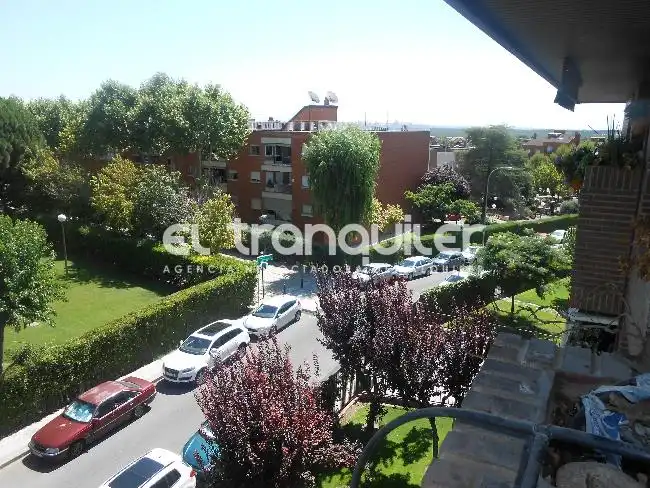 Vista exterior de Pis de lloguer en Pozuelo de Alarcón amb Aire condicionat, Parquet i Terrassa