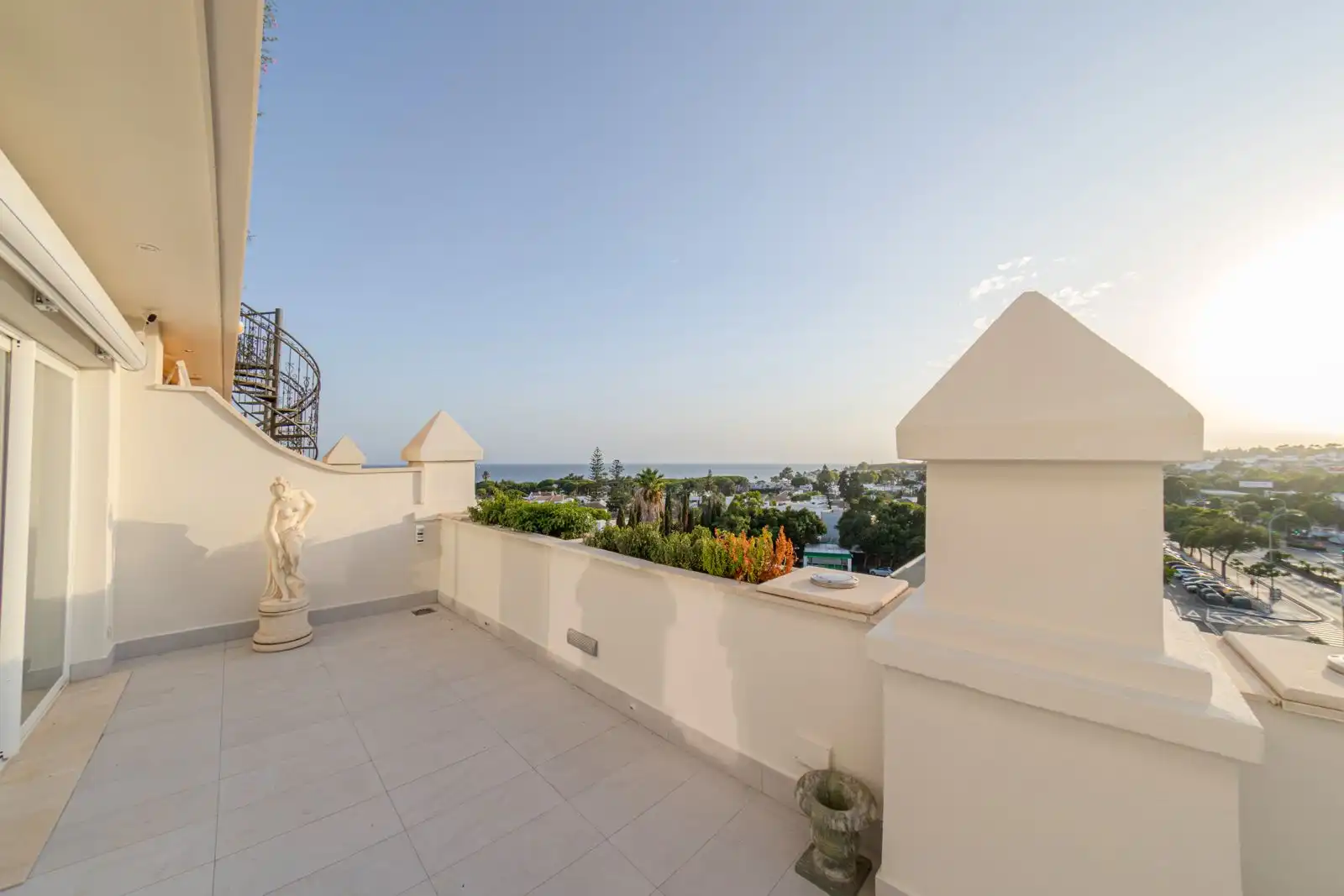 Terrasse von Dachboden zur Miete in Marbella mit Klimaanlage, Möbliert und Fernseher