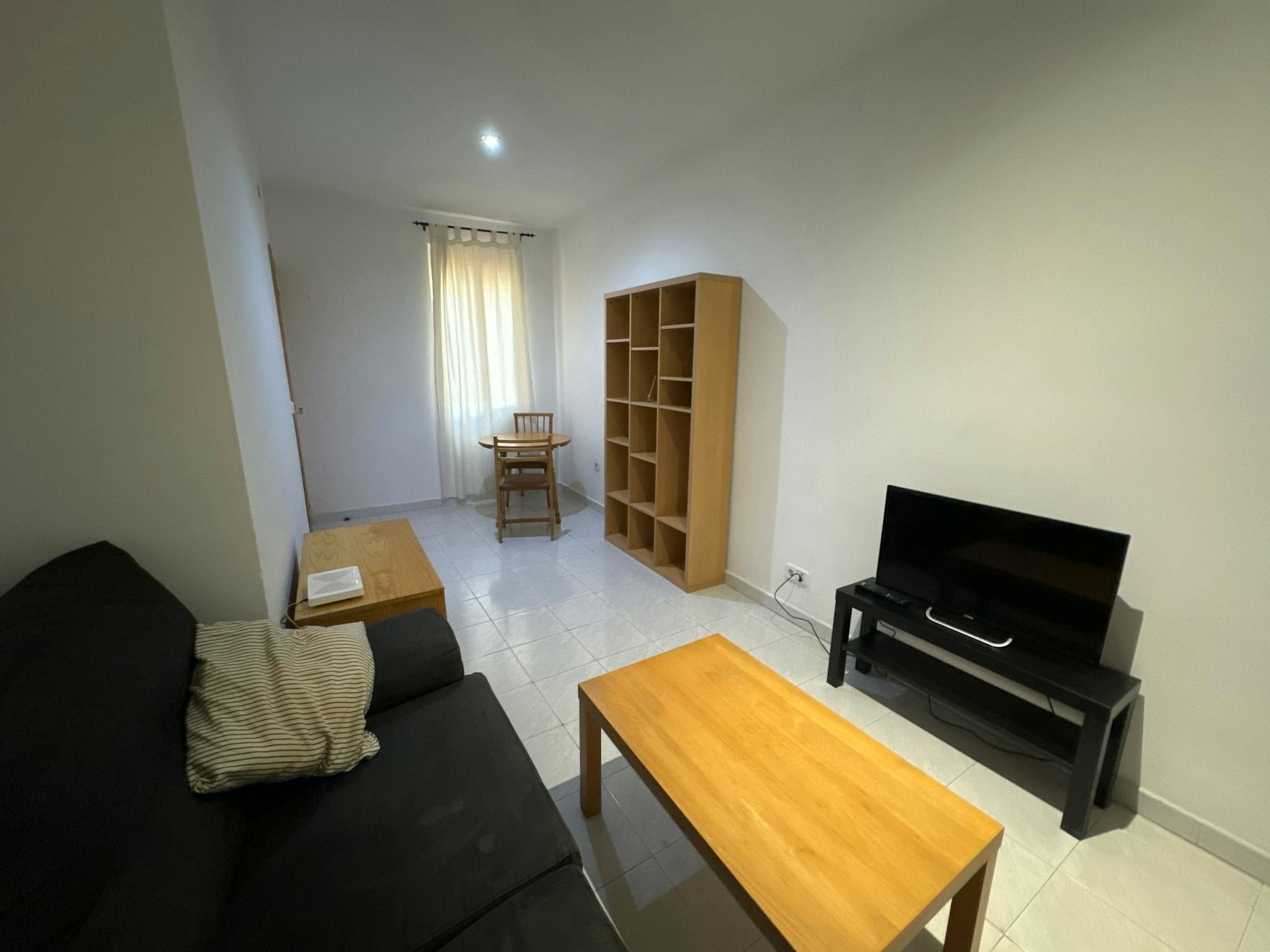 Sala de estar de Piso de alquiler en  Madrid Capital con Amueblado, Lavadora y TV