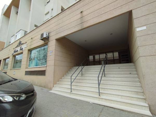 Local comercial en Alquiler en c/ de la libertad en La Banda - Campo de Fútbol