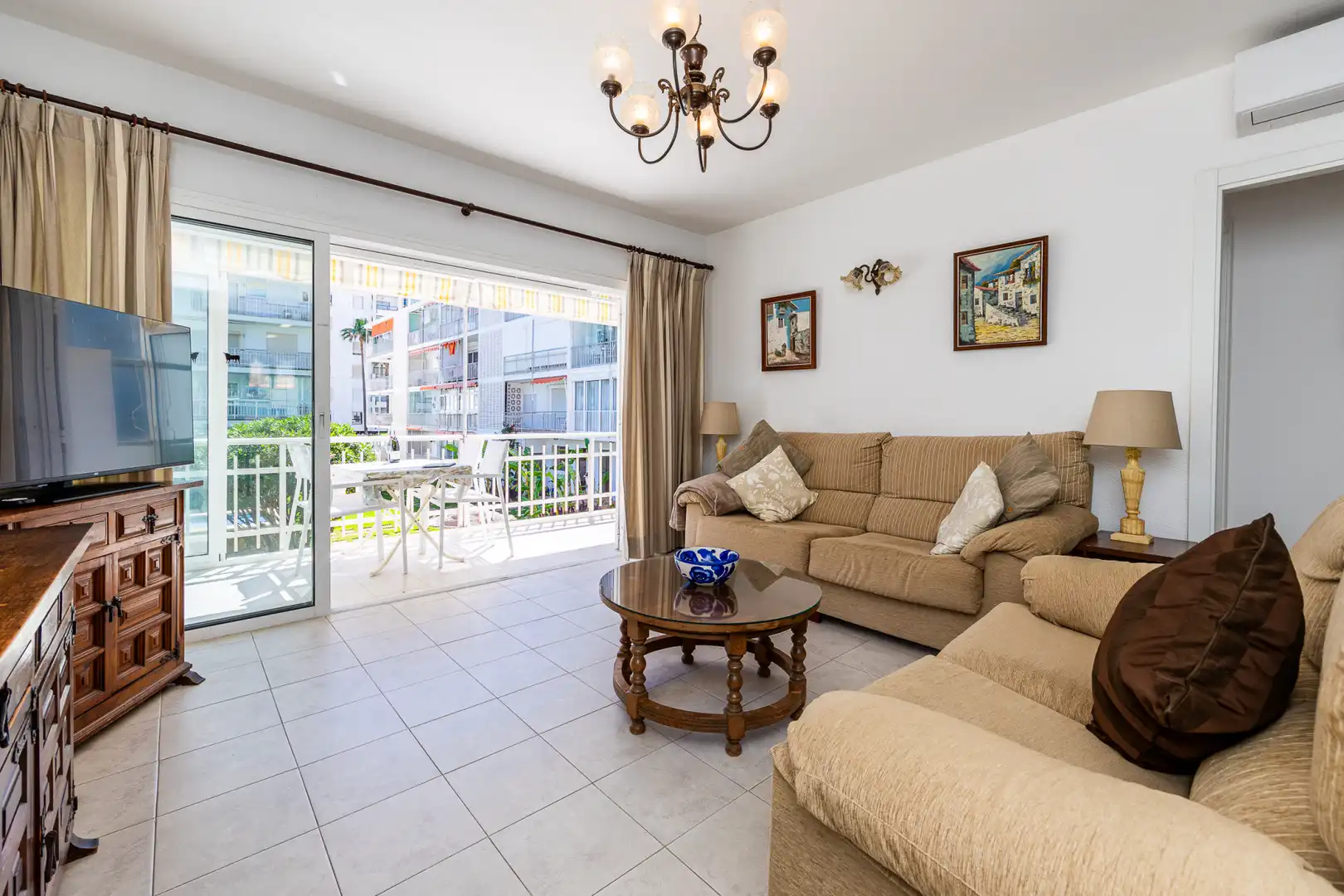 Sala de estar de Apartamento en venta en Fuengirola con Aire acondicionado, Terraza y Piscina