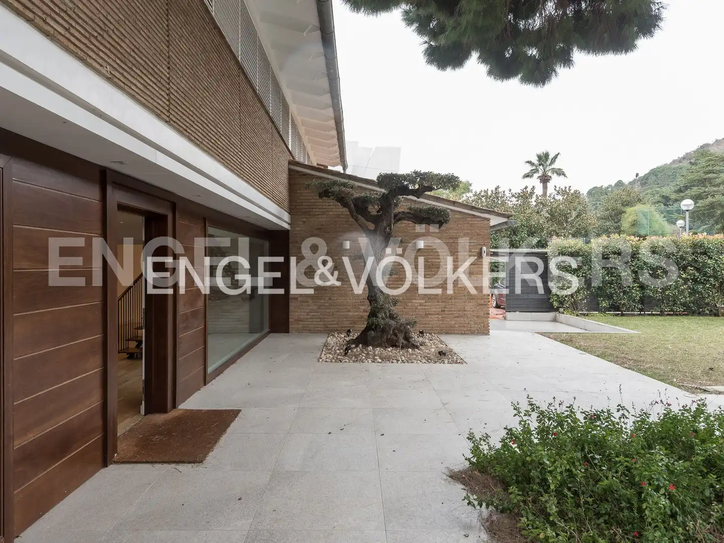 Vista exterior de Casa o xalet de lloguer en Barcelona amb Aire condicionat, Calefacció i Jardí privat