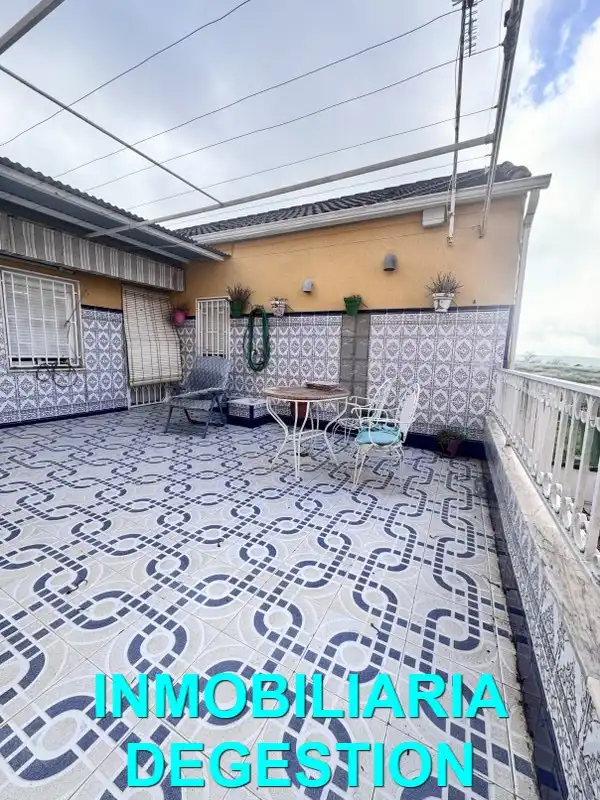 Terrassa de Casa o xalet en venda en Linares amb Aire condicionat, Jardí privat i Terrassa