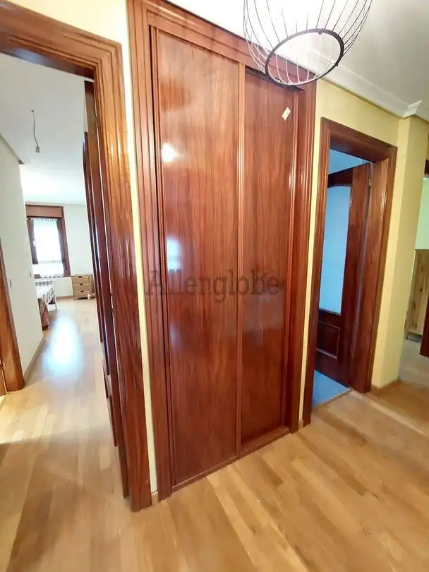 Piso de alquiler en Oviedo  con Calefacción