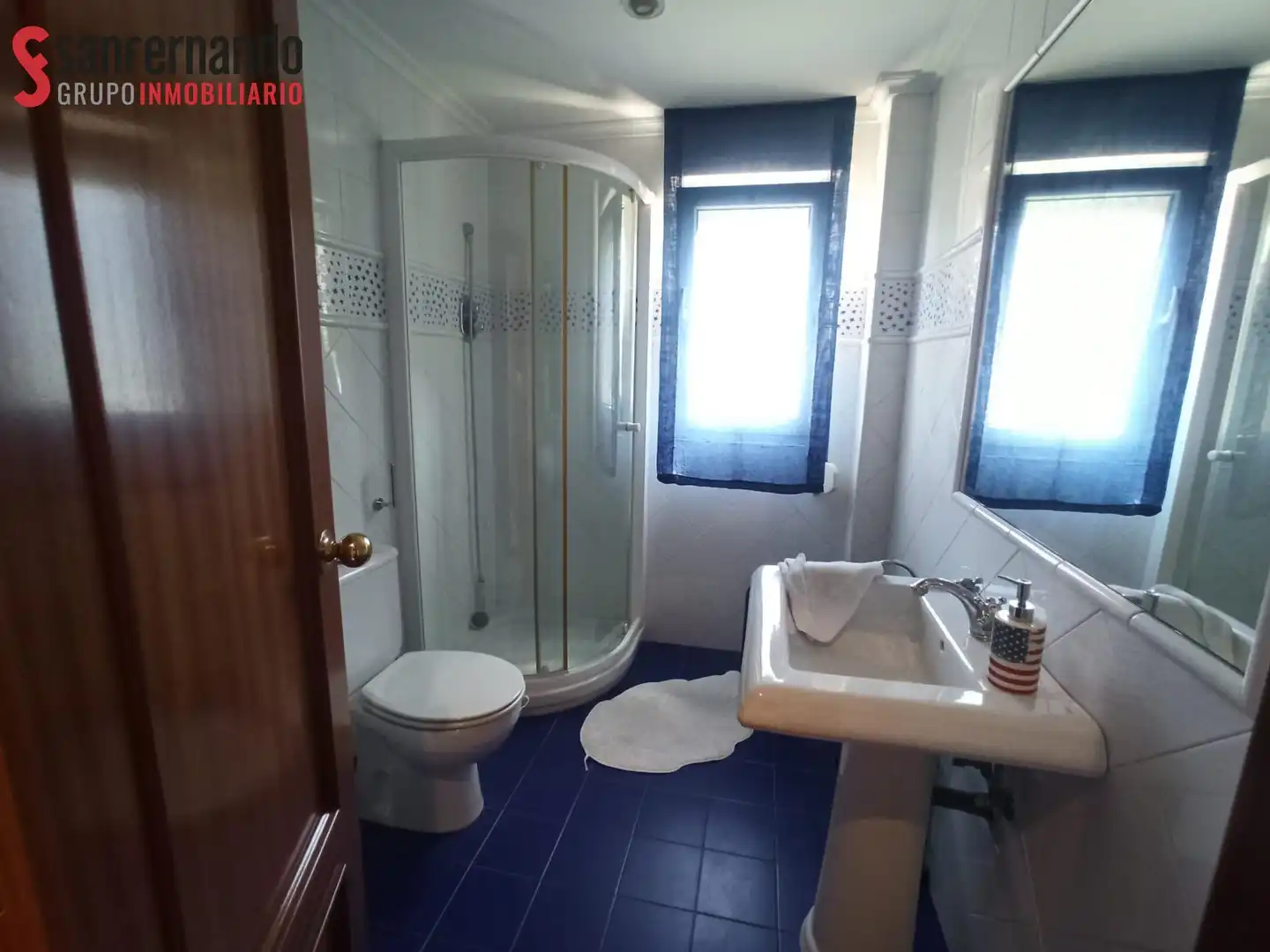 Baño de Piso de alquiler en Santander con Calefacción, Parquet y Amueblado