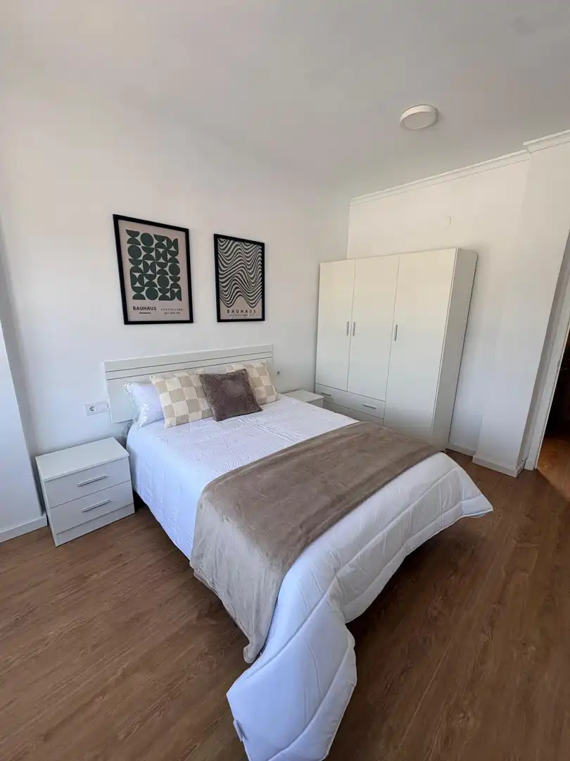 Bedroom of Flat for rent in Ourense Capital   with Heating, Furnished and Balcony