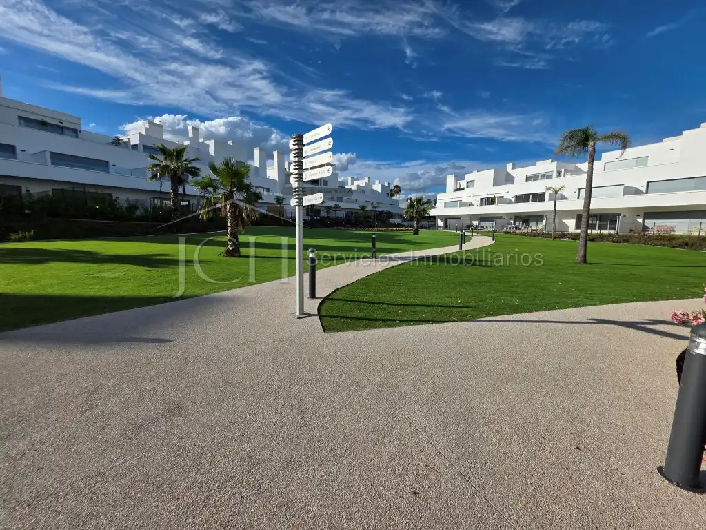 Vista exterior de Ático de alquiler en Estepona con Amueblado