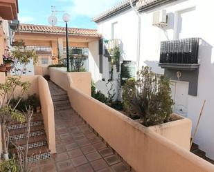 Vista exterior de Casa adosada en venda en Mijas amb Balcó