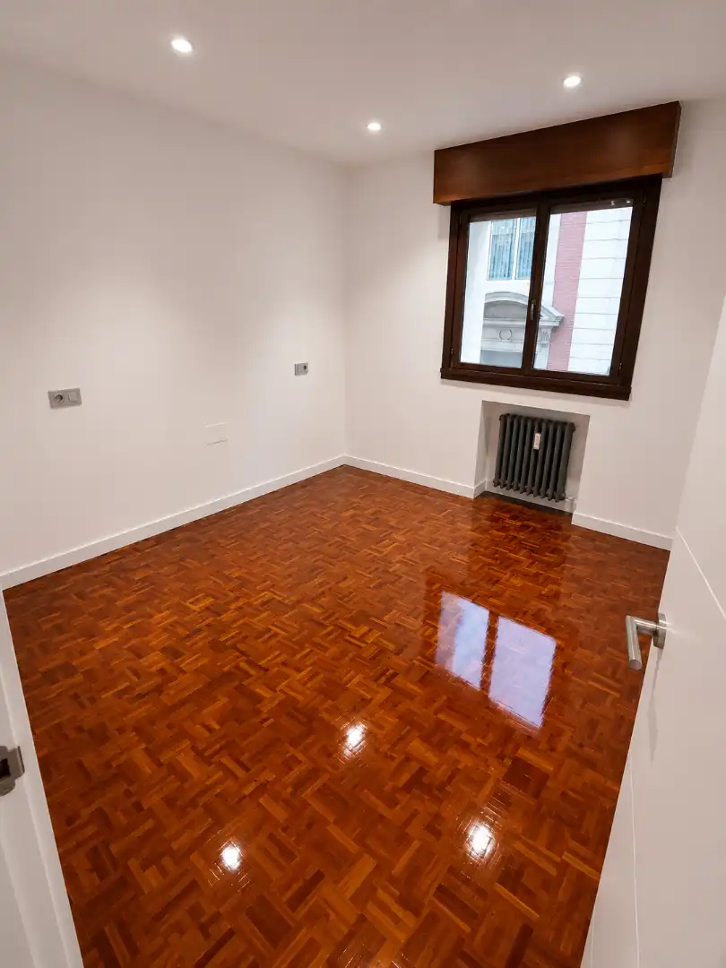 Wohnung zur Miete in Gijón  mit Heizung, Parkett und Ofen