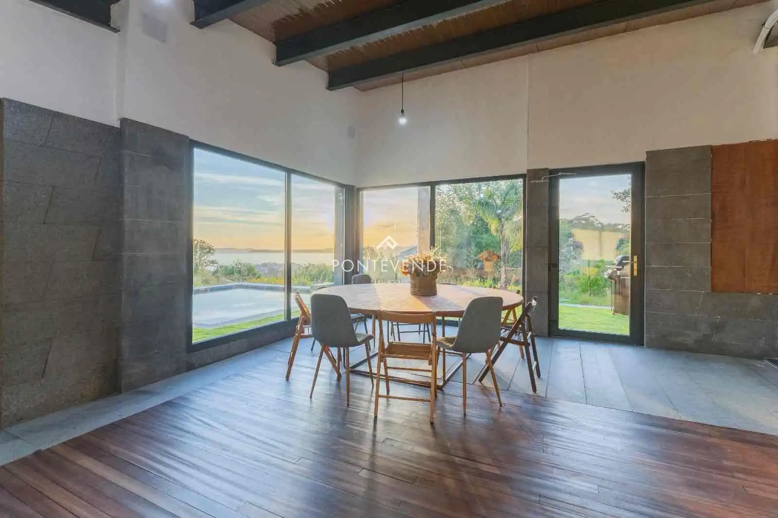 Comedor de Casa o chalet en venta en Marín con Aire acondicionado, Calefacción y Jardín privado