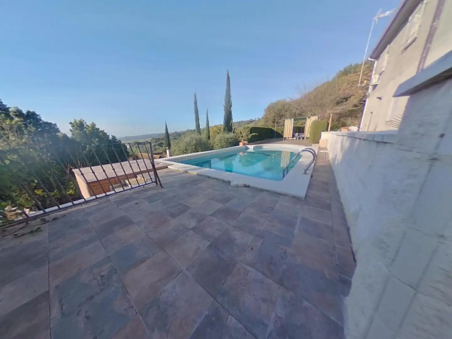 Vista exterior de Finca rústica en venda en Almodóvar del Río amb Aire condicionat, Jardí privat i Piscina