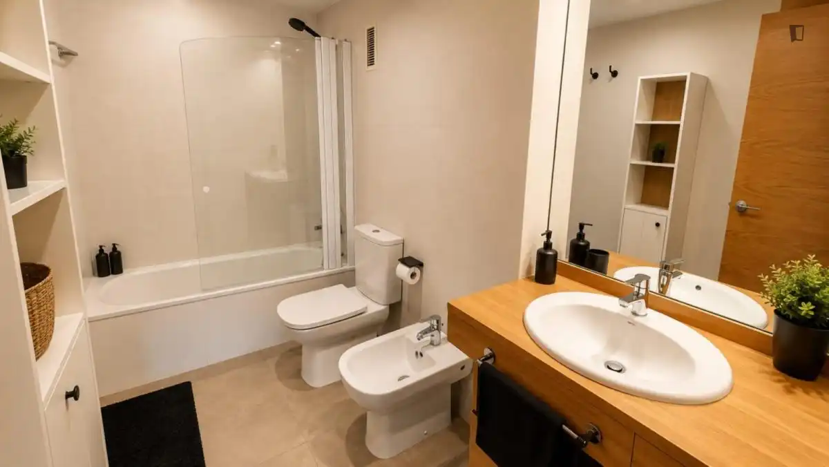 Bathroom of Apartments for rent in El Castell