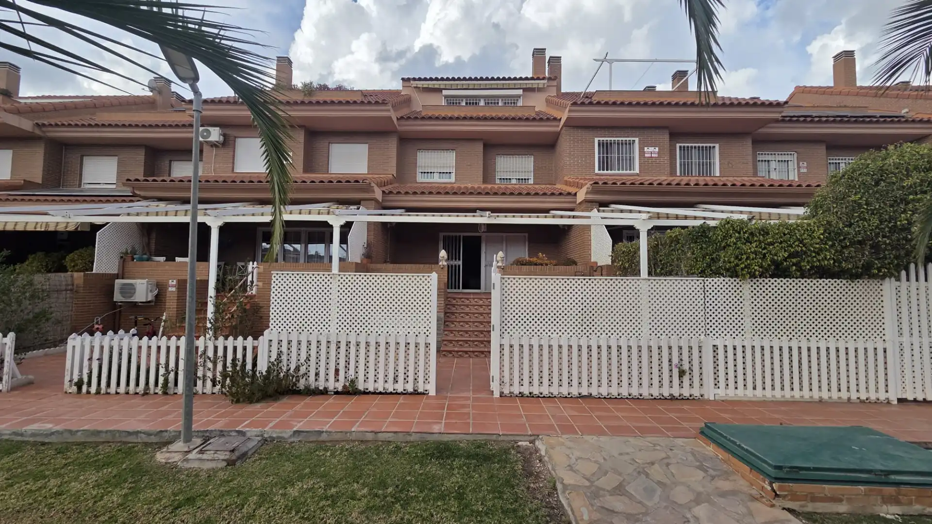 Vista exterior de Casa o chalet en venta en Alicante / Alacant con Aire acondicionado, Jardín privado y Terraza