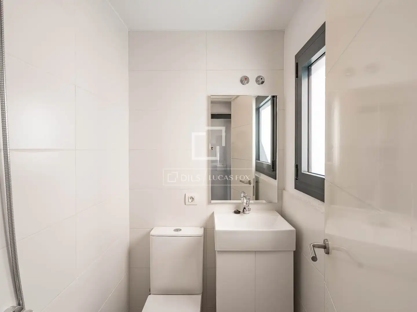 Badezimmer von Dachboden zum Verkauf in Barcelona mit Klimaanlage, Heizung und Schwimmbad