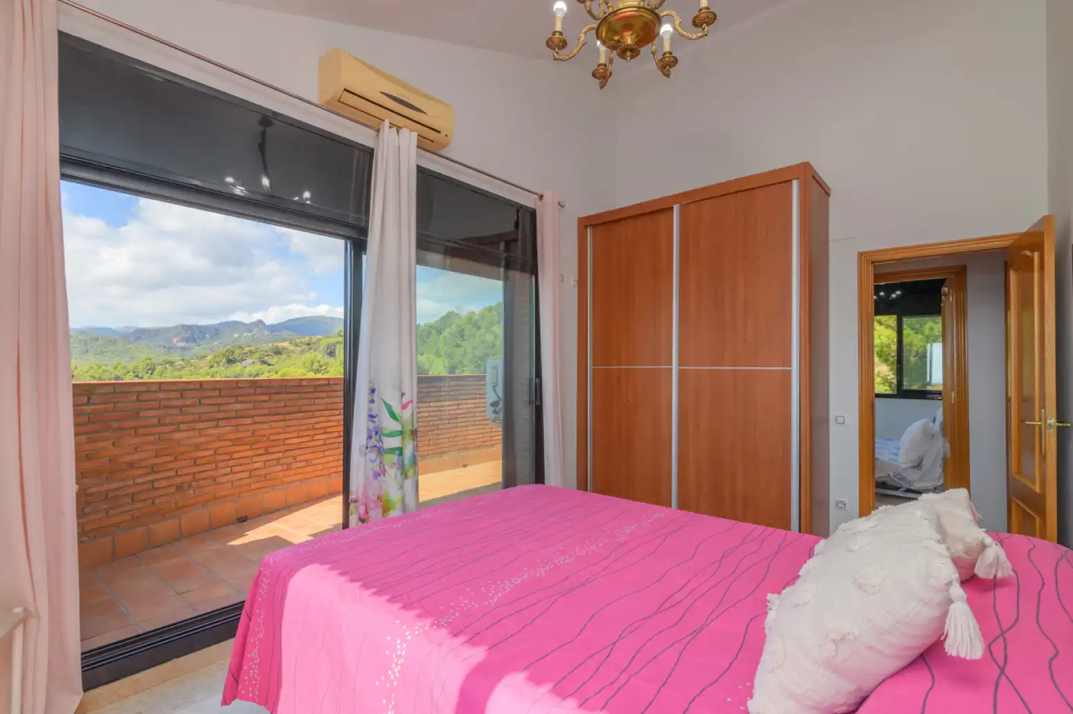 Habitación de Casa o chalet de alquiler en Viladecans con Terraza, Piscina y Balcón