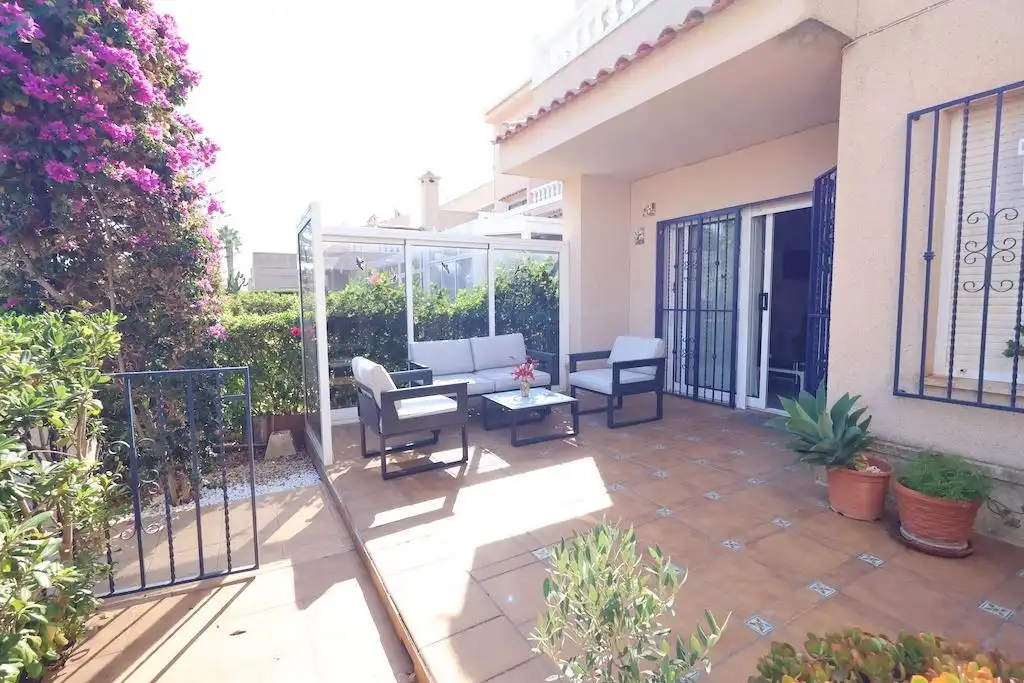 Planta baixa de lloguer a Calle Nicolas de Bussi, Playa Flamenca