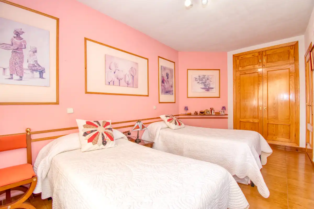 Habitación de Casa o chalet en venta en Nuevo Baztán con Aire acondicionado, Calefacción y Jardín privado