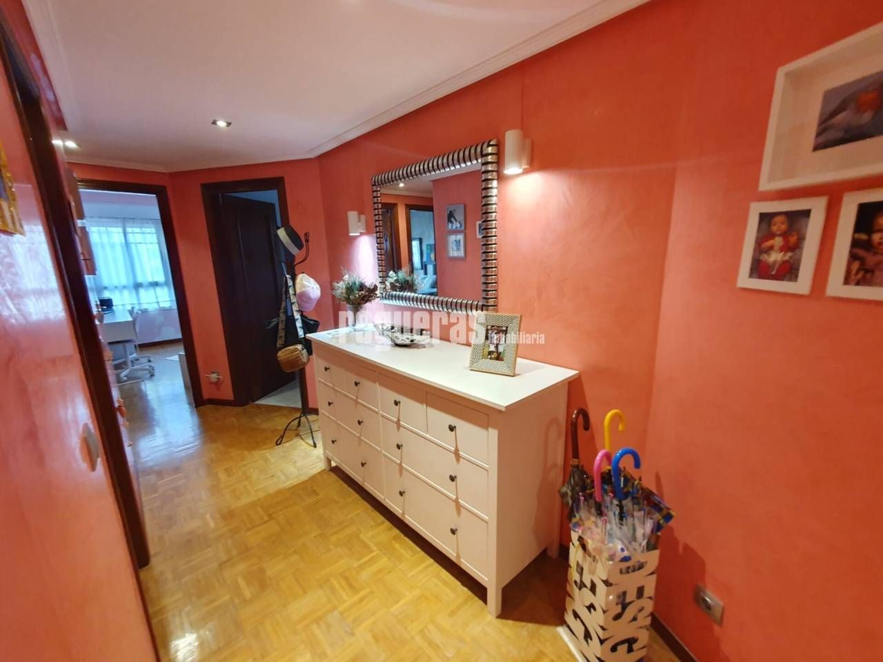 Dormitori de Pis en venda en Avilés amb Calefacció, Parquet i Terrassa