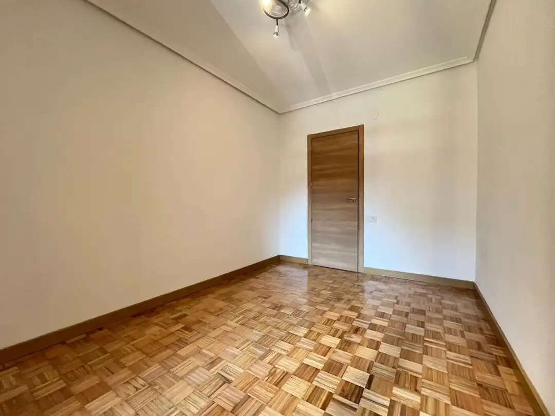 Wohnung zum Verkauf in Barañáin / Barañain mit Heizung und Balkon