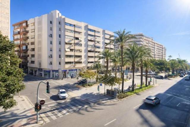 Piso en Venta en Avenida de Óscar Esplá en Benalúa