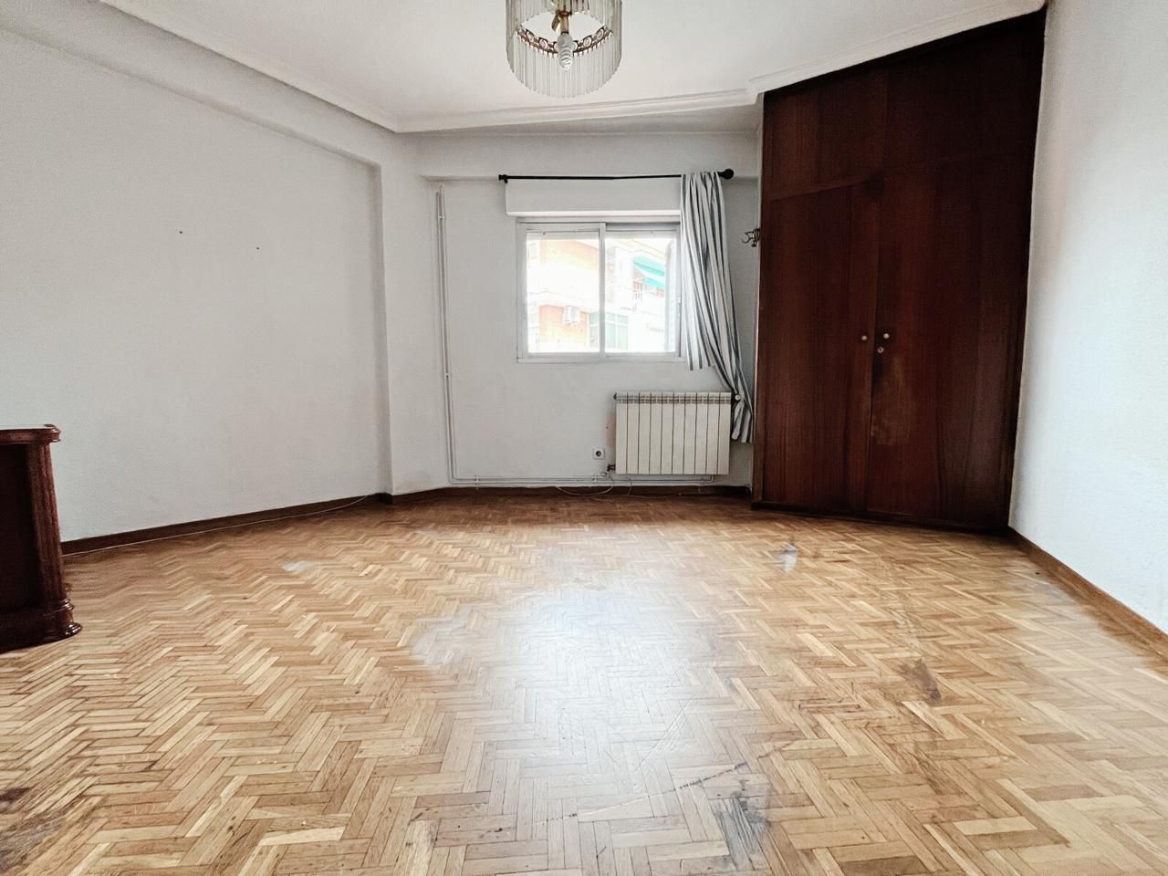 Bedroom of Flat for sale in  Madrid Capital  with Terrace, Storage room and Furnished