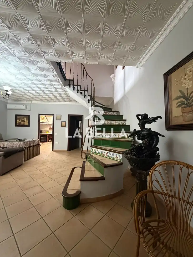 Casa o xalet en venda en Umbrete amb Aire condicionat, Traster i Moblat