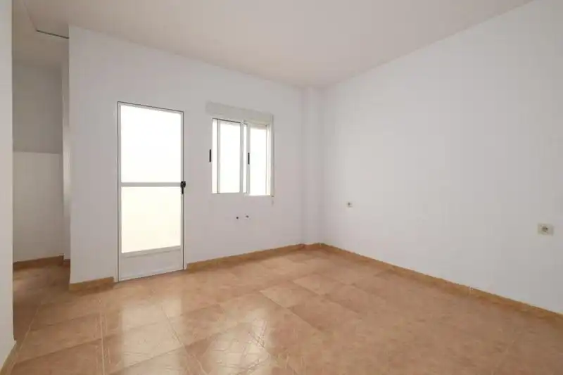 Local commercial à vendre à Calle DR. REJON DELGADO, imagen 2