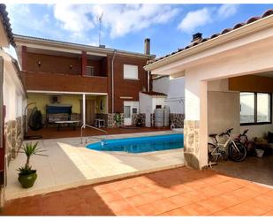 Swimming pool of House or chalet for sale in Yepes  with Air Conditioner, Heating and Private garden