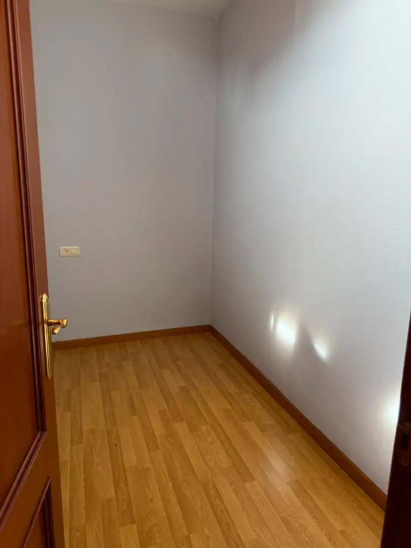 Bedroom of Flat for sale in Gijón   with Heating, Parquet flooring and Furnished
