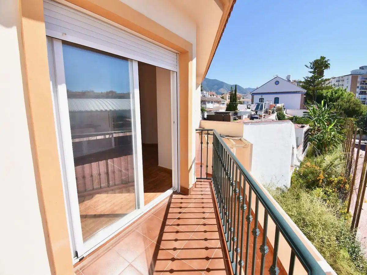 Reihenhaus mit Garten zum Verkauf in Puerto Deportivo, imagen 2