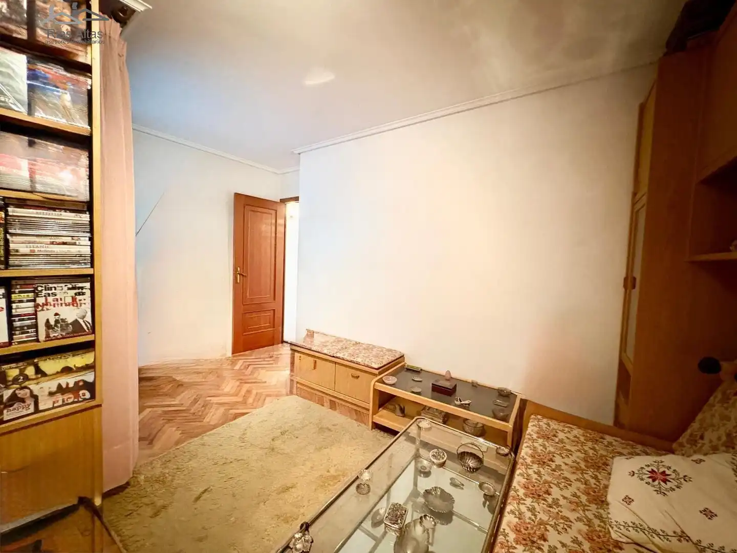 Piso en venta en Cambre  con Calefacción, Parquet y Trastero