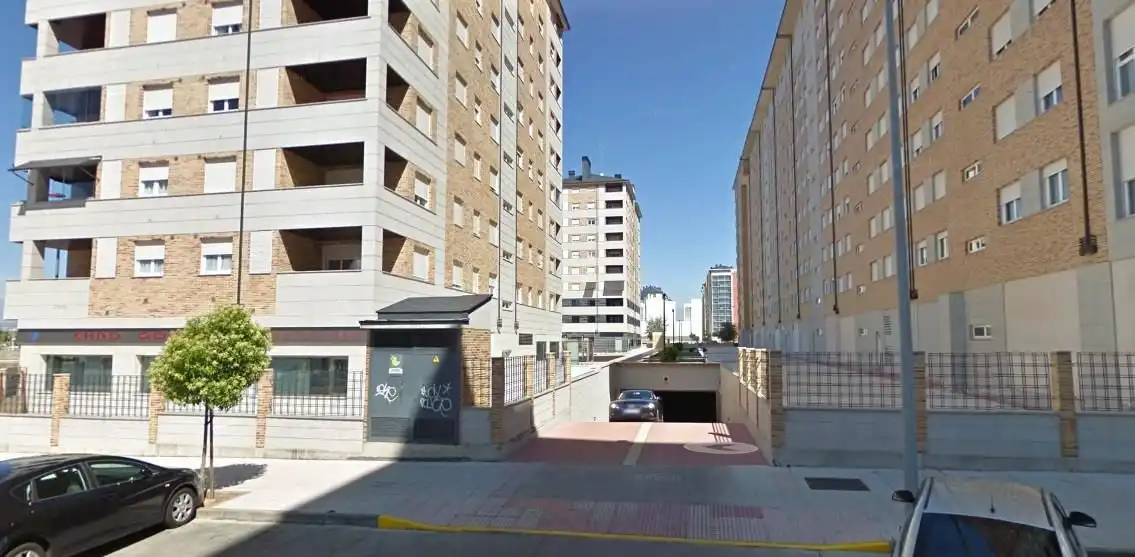Vista exterior de Garatge en venda en Ponferrada