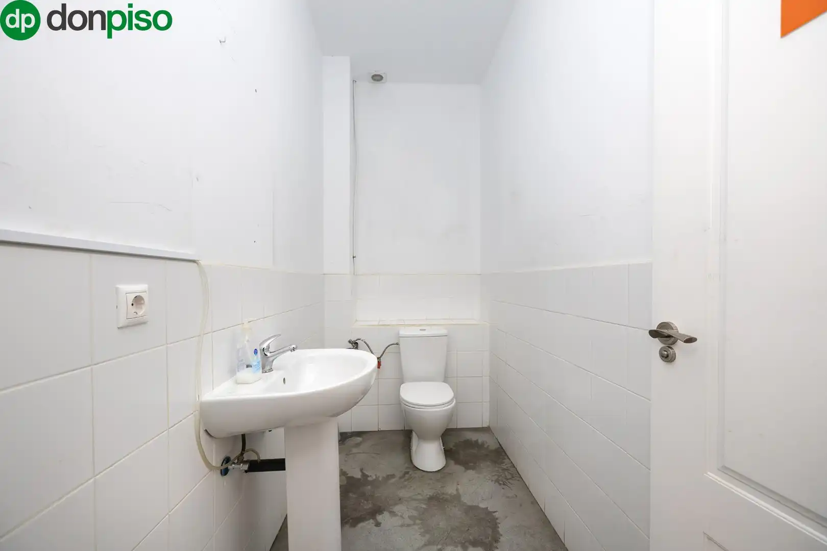 Local comercial en venta en Calle Calle Abderrahmán 11, imagen 19