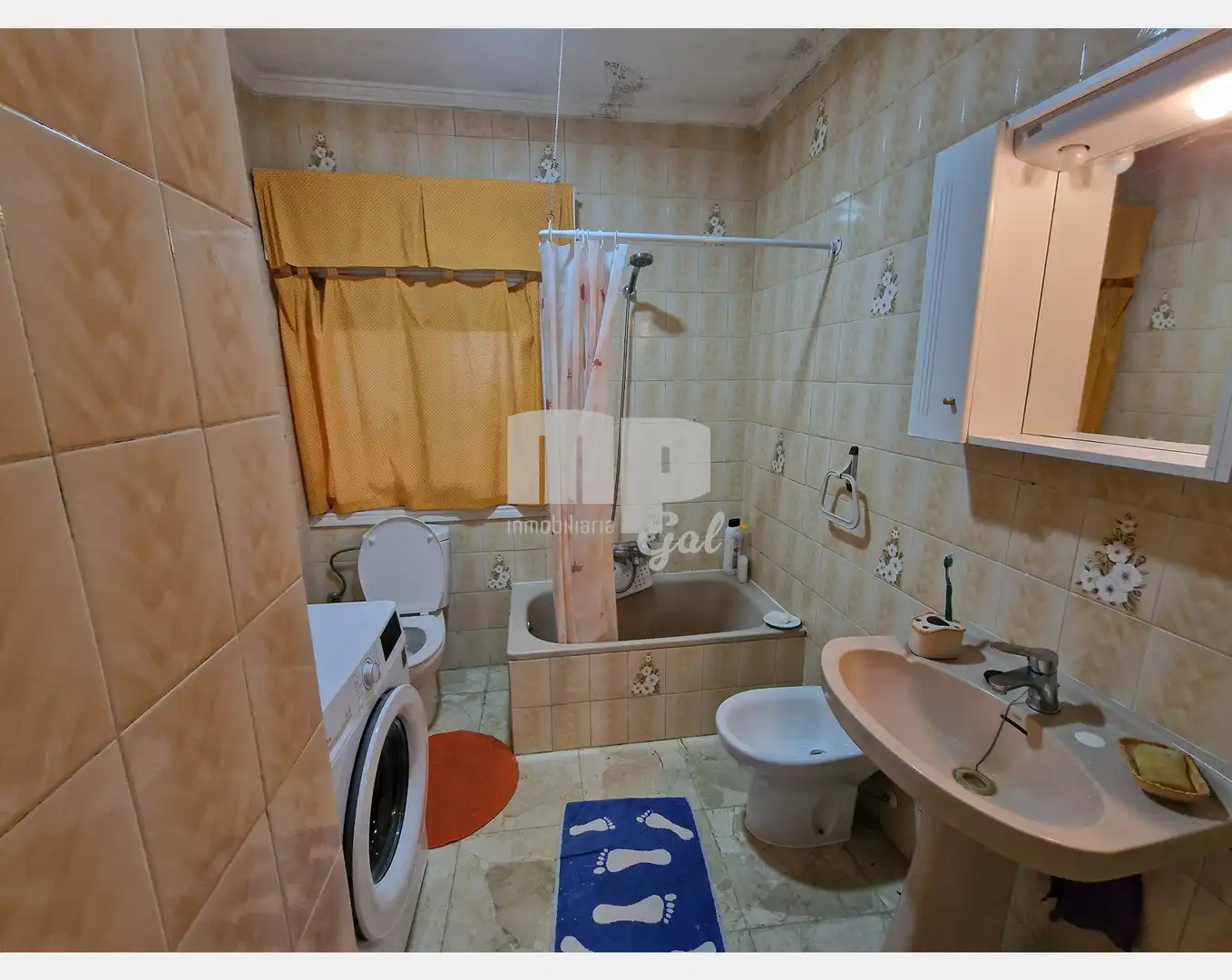 Badezimmer von Gebäude zum Verkauf in Vigo 