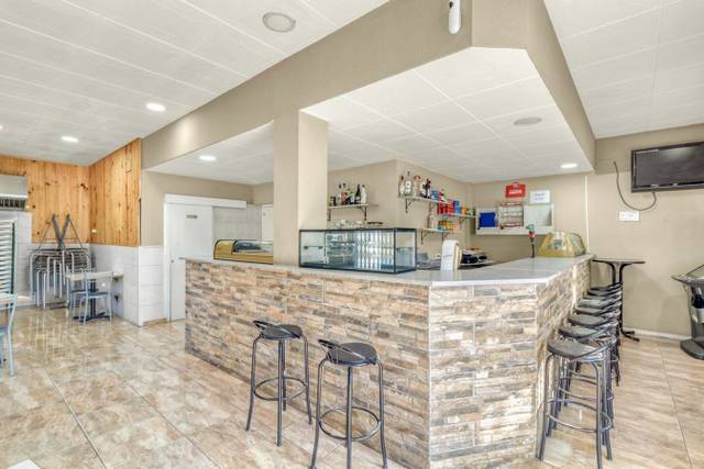 Local comercial en Venta en  Carrer de Pau Casals en Sant Pere Pescador