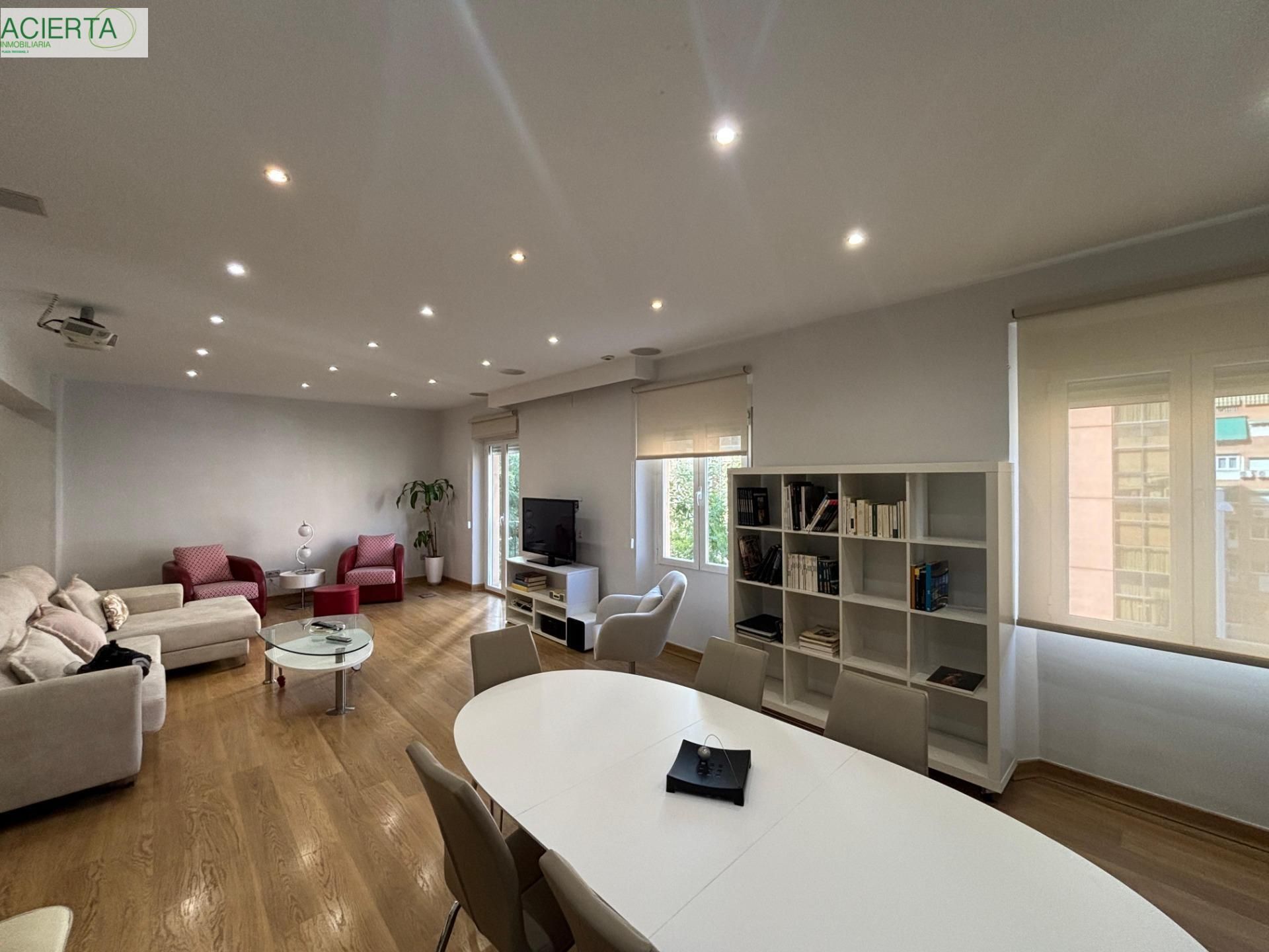 Sala d'estar de Pis de lloguer en  Granada Capital amb Aire condicionat, Calefacció i Balcó