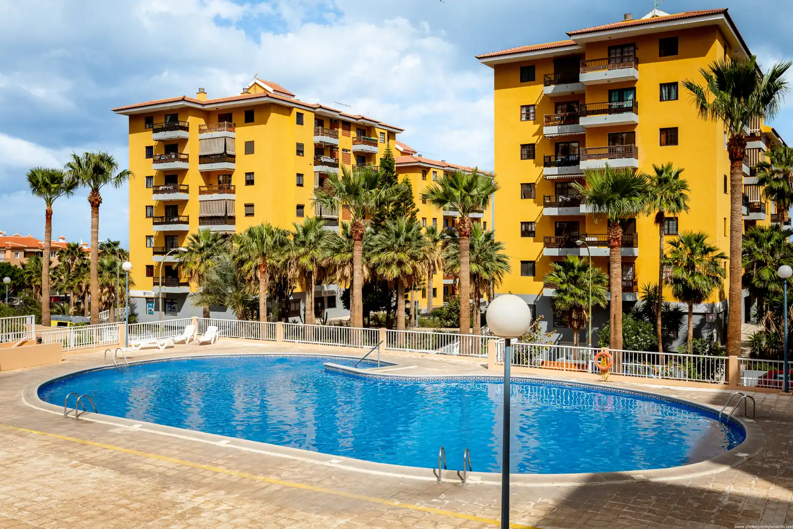 Swimming pool of Apartments for rent in Candelaria  with Air Conditioner, Heating and Parquet flooring
