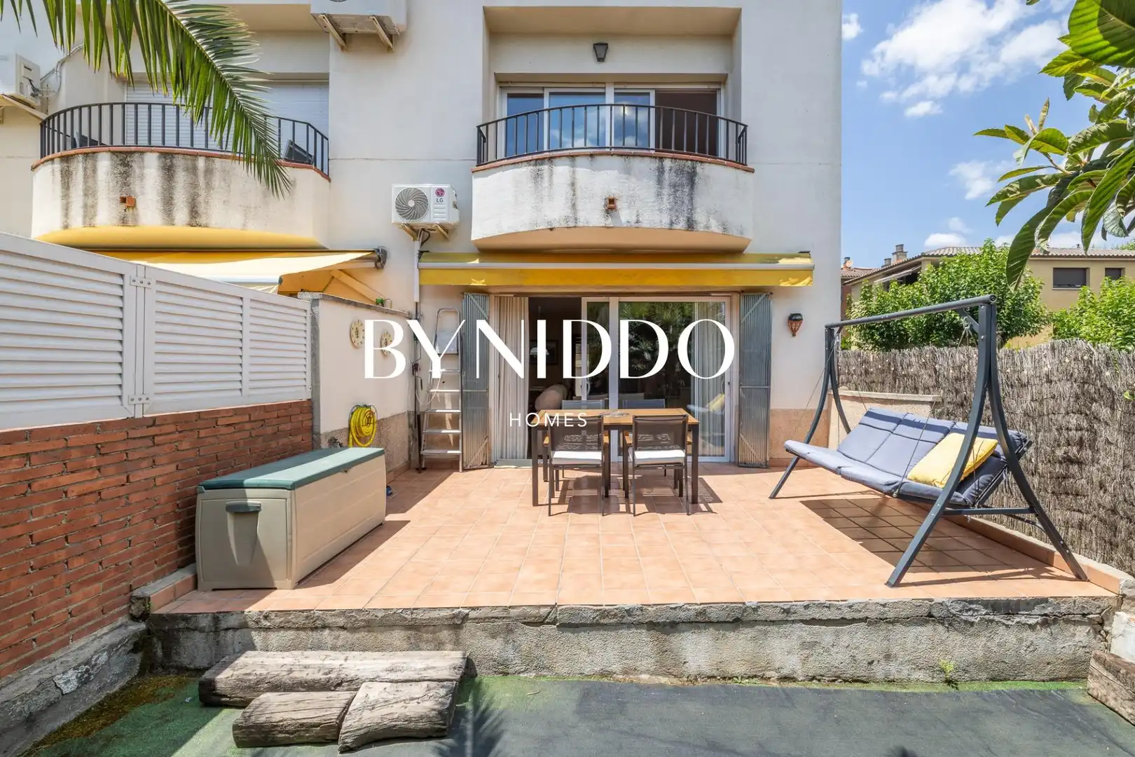 Terraza de Casa adosada en venta en Sant Cugat del Vallès con Aire acondicionado, Calefacción y Jardín privado