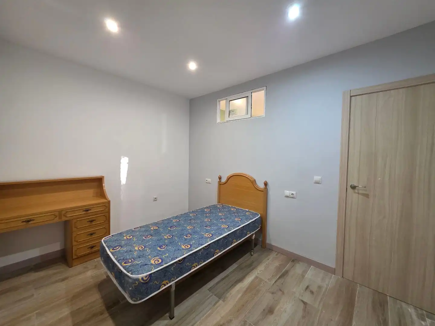 Dormitori de Pis en venda en Oviedo 
