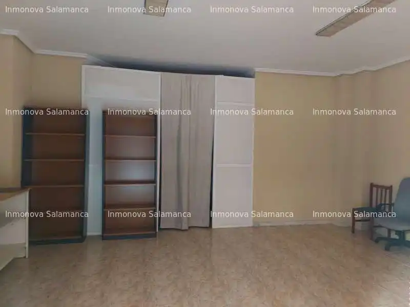 Dormitori de Local de lloguer en Salamanca