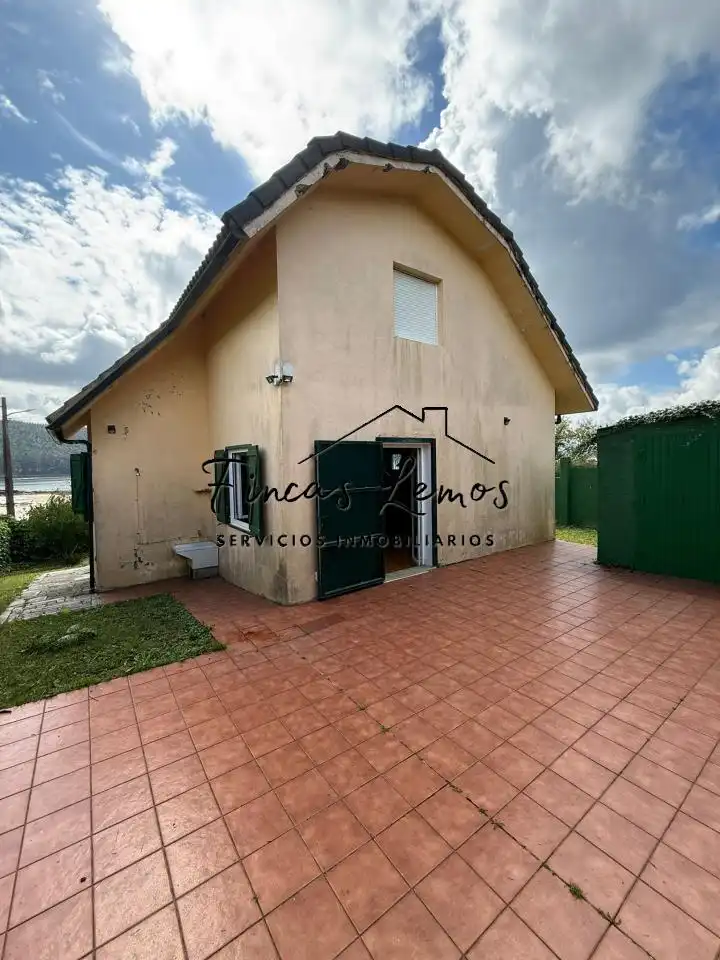 Vista exterior de Casa o chalet en venta en Camariñas con Jardín privado, Terraza y Amueblado