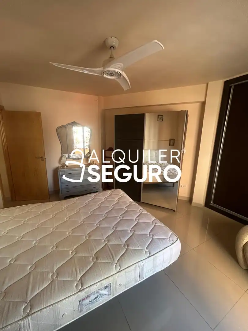 Habitación de Piso de alquiler en Granada con Aire acondicionado, Calefacción y Terraza
