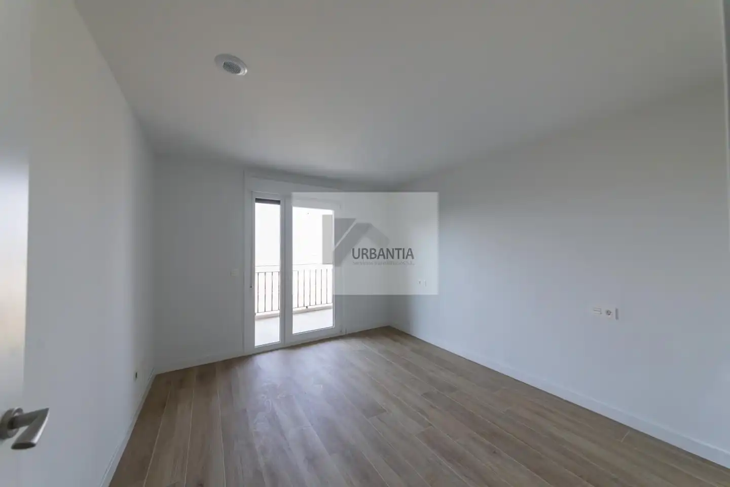 Dormitori de Casa adosada en venda en Larraga amb Calefacció, Terrassa i Balcó