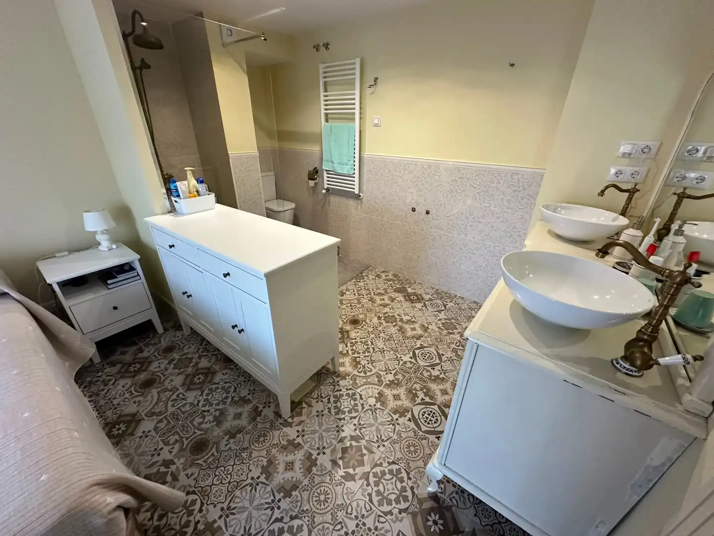 Badezimmer von Wohnung zum Verkauf in Parla mit Klimaanlage, Heizung und Gemeinschaftspool
