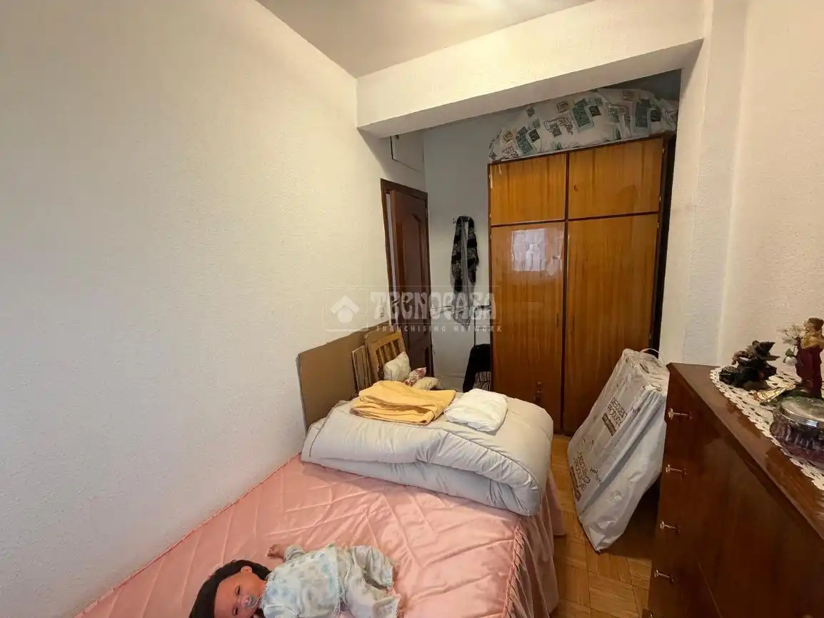Habitación de Piso en venta en Madrid con Calefacción y Terraza