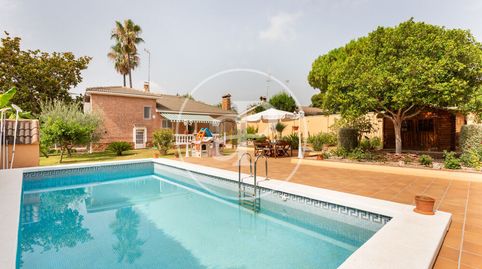 Chalet independiente en venta en Monserrat
